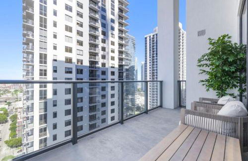 Modern Condo Steps from Bayside & Kaseya Center - Foto 15