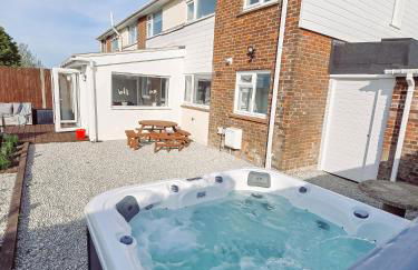 Luxury Sea View Retreat with Hot Tub Sleeps 8 - Foto 4