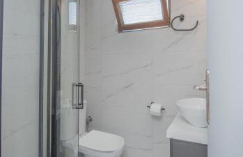 Cozy Loft with Private Terrace - Photo 10