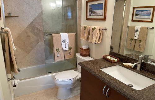 LIC Mgr - LUXURIOUS 2 BED 3 BATH PENTHOUSE SUITE - PANORAMIC OCEAN VIEWS! INDOOR PICKLEBALL - SPEAKEASY! - Foto 28