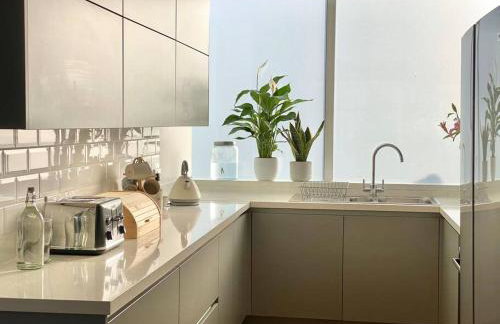 2Bdr Modern Apartment in Hammersmith West London - Foto 29