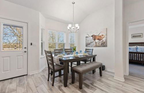 NEW Temple House - 12PPL - Families, Groups, Insurance - Quiet Street, 5 Mi To Meta, BS&W, UMHB Pets OK, FAST Wi-Fi FREE Parking - Professionally Managed By Stay Albatross Furnished Rentals - Foto 8