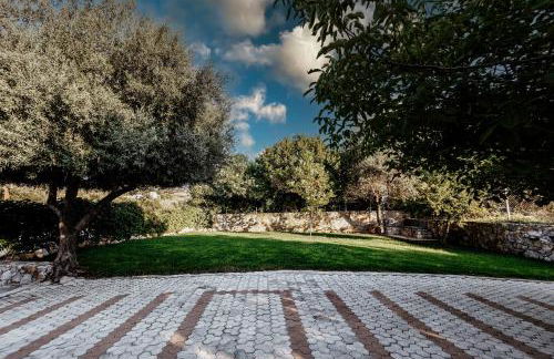 Chrisi Holiday Home - 500 sqm Private Gardens & Nature View - 300m by the sea - Photo 9