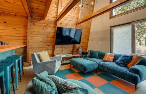 Charming Pinecrest Cabin with Private Deck - Foto 10