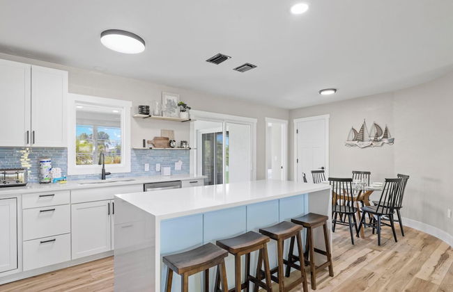 Salty Sunrise - Photo 1