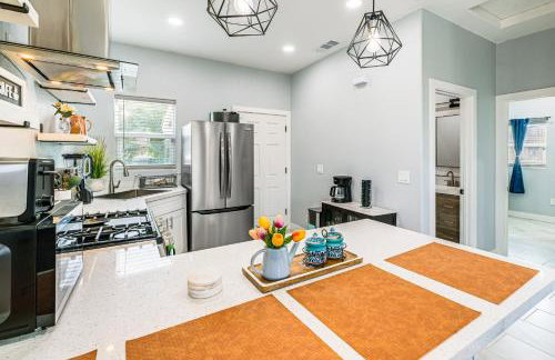 Small-Town Charm & Patio Dining: Home in Madera! - Foto 7