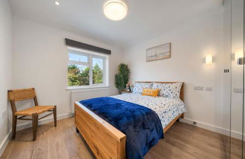 Newly Refurbished 2 Bed Flat - Photo 50