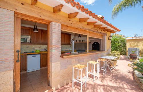 Villa with private pool and tennis court 150 metres from the sea-Villa el Olivo - Photo 7