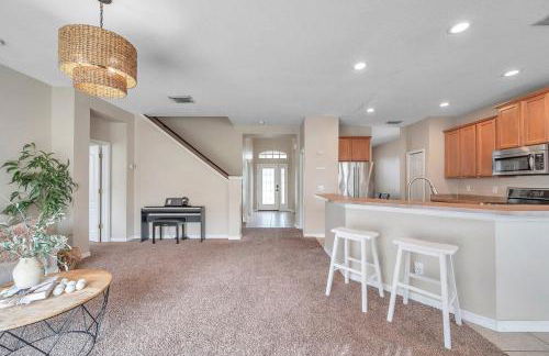 Beautiful home with a huge pool! - Foto 7