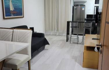 Flat recém-reformado e bem localizado - Foto 3