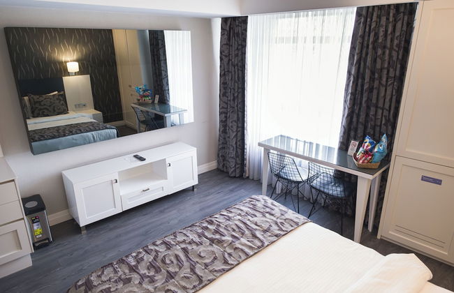 Riva Hotel Alsancak - Photo 24