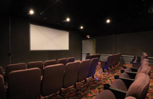 Charming 2BR Colonial Apartment with Resort Access - Foto 36