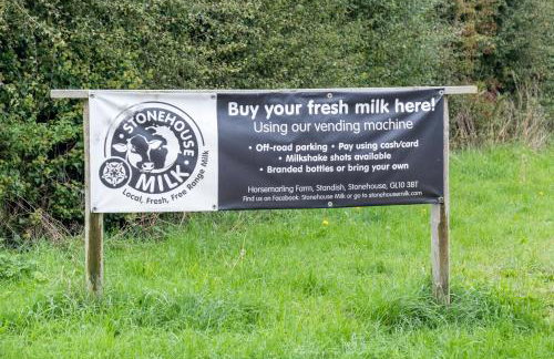 Charming 2-BR Cottage in Stonehouse with Courtyard Garden and Log Fire - Foto 36