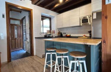 Chalet con encanto Jardín y Parking Privado - Foto 11