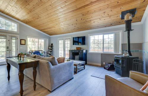 Peaceful Lower Lake Home about 5 Mi to Clear Lake! - Foto 4