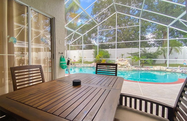 3 Bedroom Home With Private Screened Pool With Rock Waterfall Feature and Gameroom by Florida Dream Homes - Foto 53