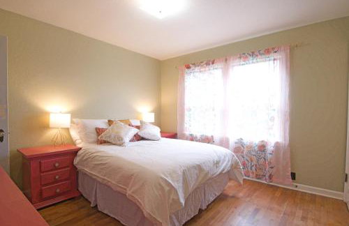 Spacious 5BR 2BA Home - Fenced Yard, BBQ, Fire Pit - Foto 4