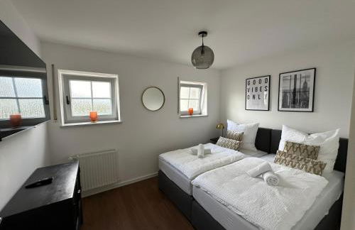 Living 77 - Photo 33