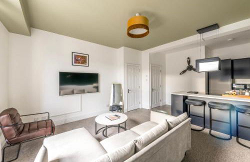 Modern Spitfire with FREE PARKING by Prescott Apartments - Foto 3