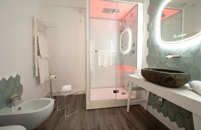 Diamond Suite - Photo 37