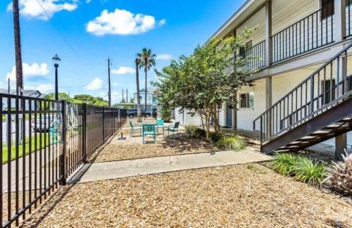 The Tides of Galveston Pet Friendly Walk to Beach - Photo 13