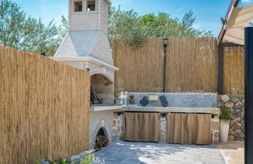 Holiday Home Rider - Two Bedroom Holiday Home with Outdoor Pool - Photo 13