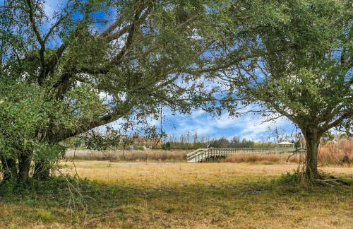 Awendaw Retreat 2 BR Cottage BBQ & Fire Pit - Foto 38