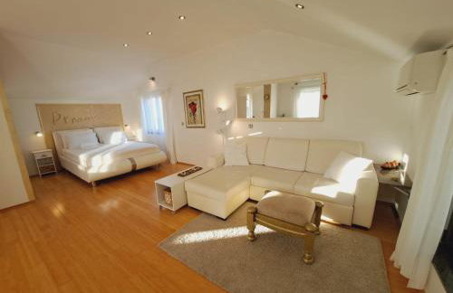 Apartments Ana Žaborić, 50 m od šljunčane plaže - Foto 15