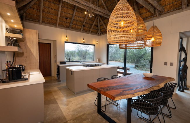 Villa Uthando Stylish Brand new Villa With Amazing Views - Photo 11