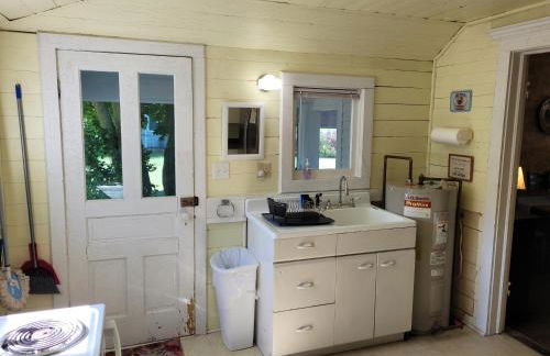 Lil's on the Lake Vintage Cottage on Crystal Lake - Foto 29