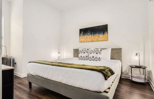 Boulevard Stays Walk to Downtown 1BR SoCo Pool Parking Gym 01 - Foto 8