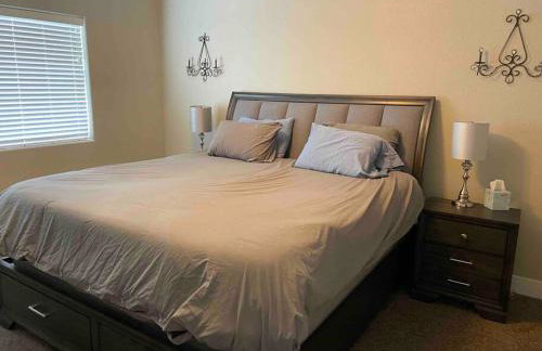 Family friendly 4-bdrm 3.5 bath w guest suite - Foto 39