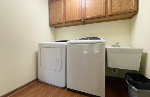 Charming Lake Geneva, Wisconsin 3BR/2Bath Home - Shagbark Waters - Foto 18