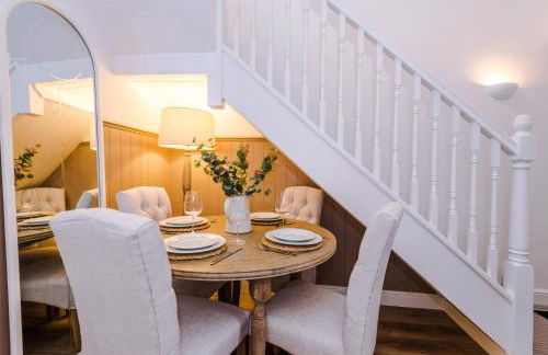 Country Charm Cottage Sleeps 4 & Free Parking - Photo 20