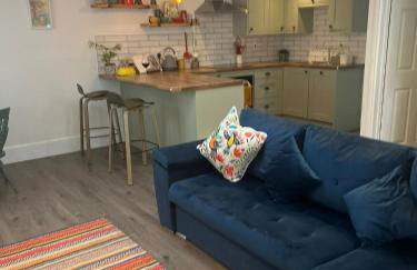 Beach, hills, food, scenic walks-The Kelp house. - Foto 2