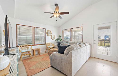 Cozy beach house with ocean views, fire pit and game room - Photo 5