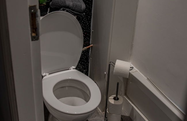 BV Comfy Spacious 3 Bedroom House At Tatton Street Manchester - Foto 18