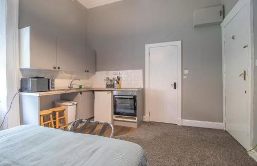 Cosy Palm Studio West End - Pass the Keys - Photo 19