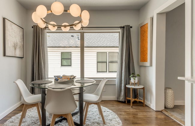 2BR Stylish Retreat in Midtown - Photo 7