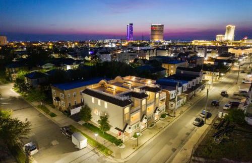 ❤️ The Top End Townhomes with Stunning Views On One-Of-A-Kind Rooftop Deck! WOW! - Foto 30
