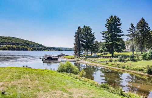 Lakefront Home Near Wisp with Great Location Dock Slip Hot Tub - Foto 45