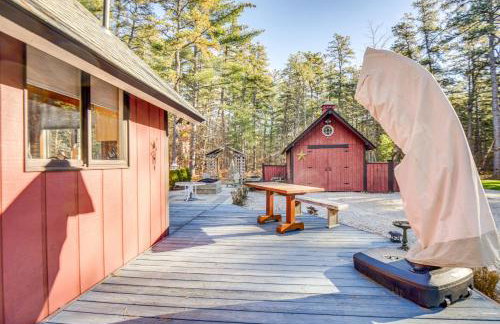 Charming Tamworth Cabin with Grill and Fireplace - Foto 27