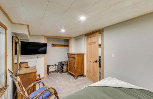 10 Mi to Mtn Resort Normalville Cabin with Balcony! - Foto 21