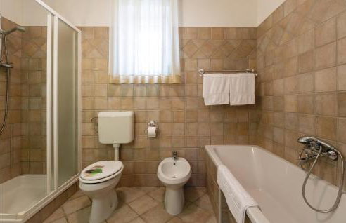 Beautiful Apartment In Hrboki With Wifi - Photo 38