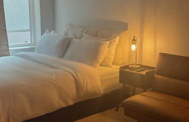 Elegant Suite at Marina-Venice Beach with Pool, Jacuzzi, GYM by Holisticā Retreats - Foto 21