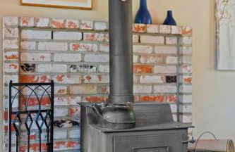 Red Cabin in Twain Harte - King bed - Photo 13