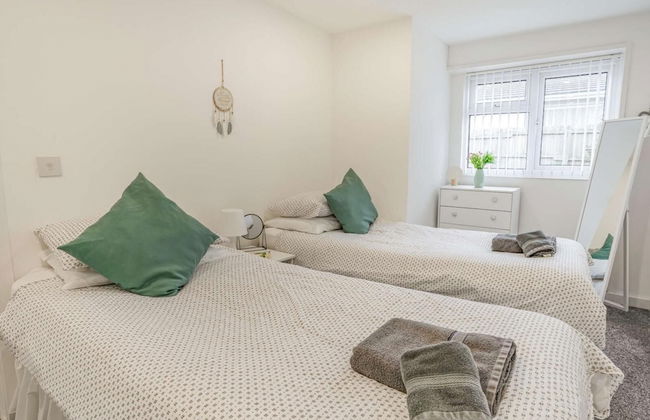 3-bed 5-6 Berth Modernised Bungalow! - Photo 2