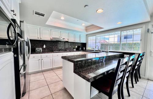 Large Family Pool Home 2.5 Miles To Disney w/3 King Beds!!! - Foto 10
