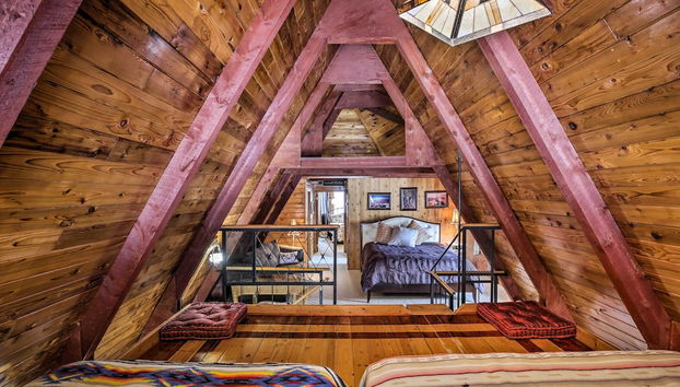 Serene Creekside Sheridan Getaway: Mountain Views - Foto 2, Interior