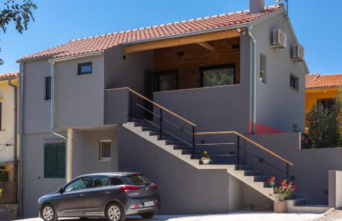 Apartment Vijula - central with private parking - Photo 10